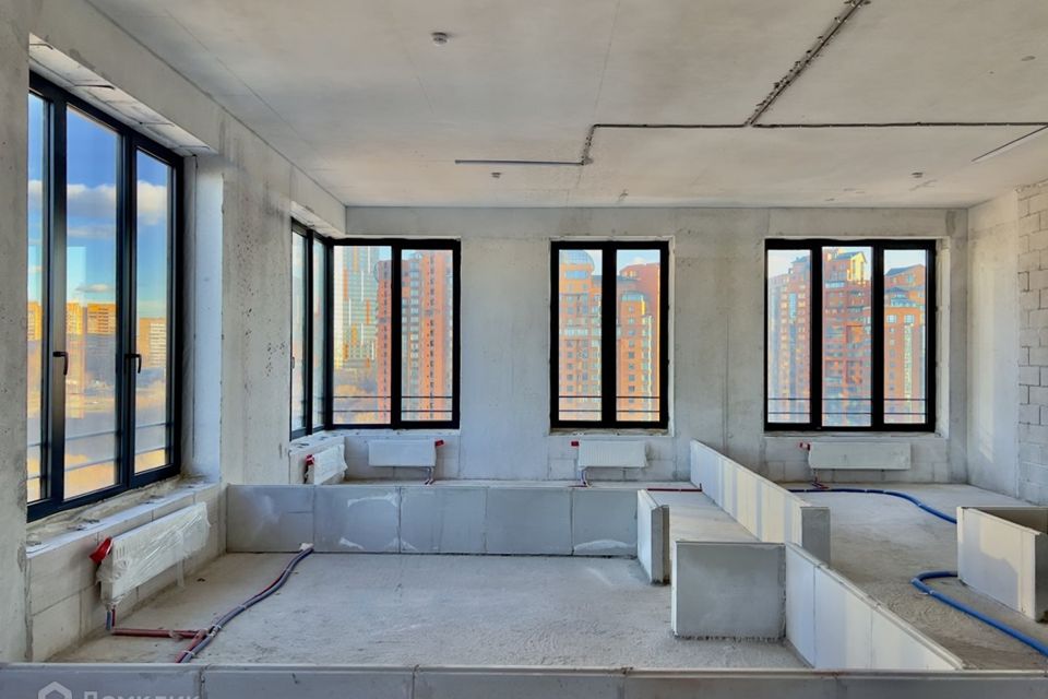 Продаётся 4-комнатная квартира, 92 м²