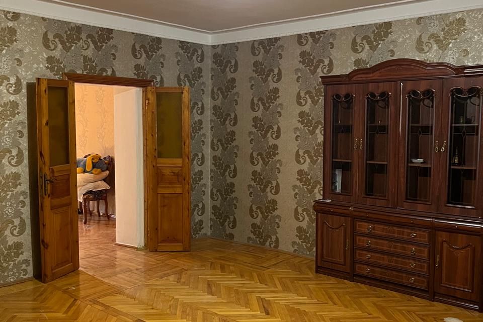 Продаётся 3-комнатная квартира, 110 м²
