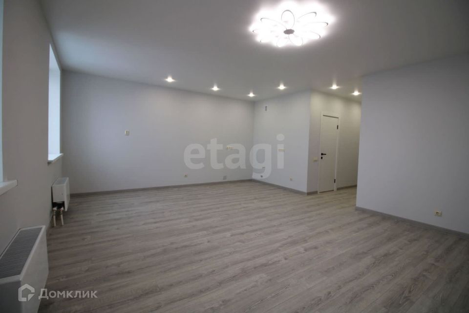Продаётся 2-комнатная квартира, 60.5 м²