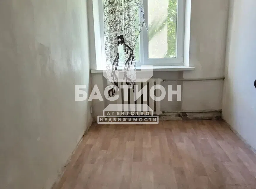 Продаётся 3-комнатная квартира, 41.8 м²