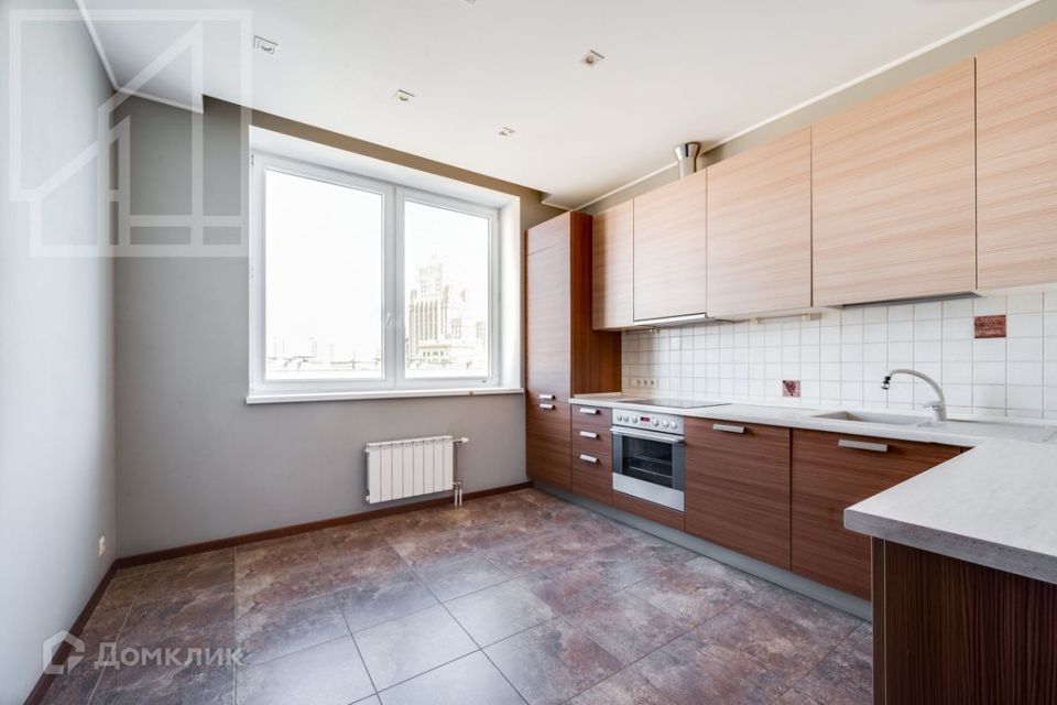 Сдаётся 4-комнатная квартира, 168 м²