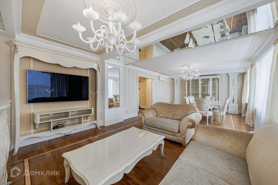 Продаётся 4-комнатная квартира, 120 м²