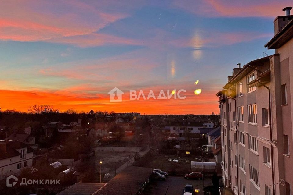 Продаётся 3-комнатная квартира, 132 м²
