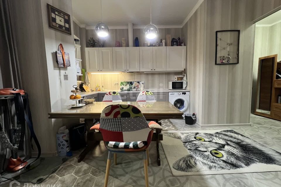 Продаётся 2-комнатная квартира, 77.5 м²
