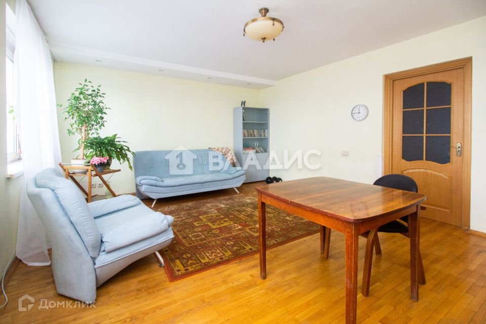 Продаётся 3-комнатная квартира, 105.6 м²