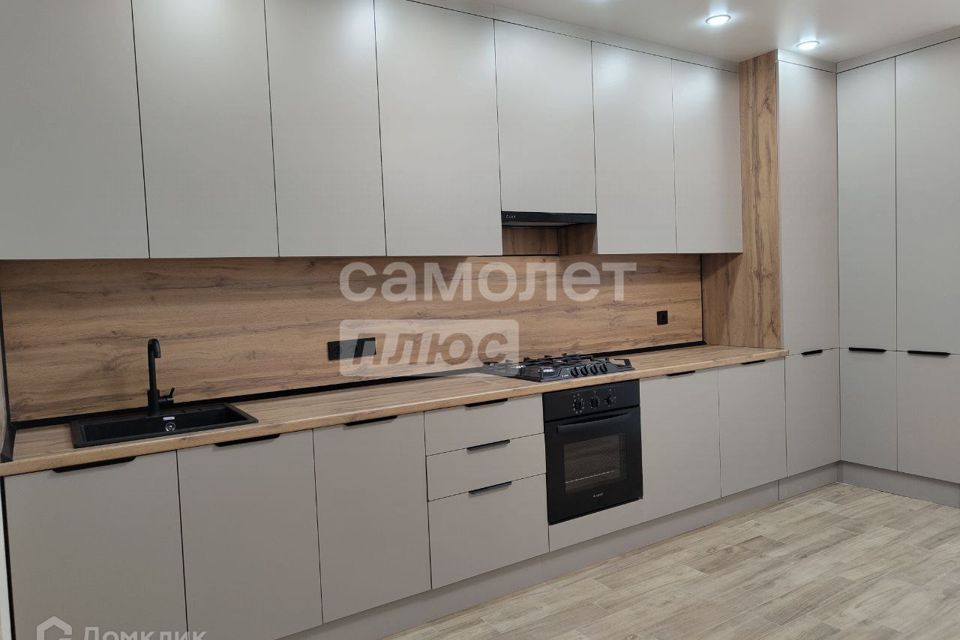 Продаётся 2-комнатная квартира, 65 м²