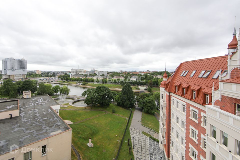 Продаётся 3-комнатная квартира, 104.7 м²