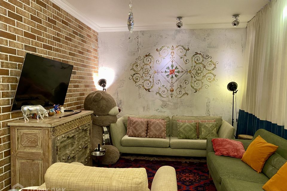 Продаётся 2-комнатная квартира, 65.2 м²