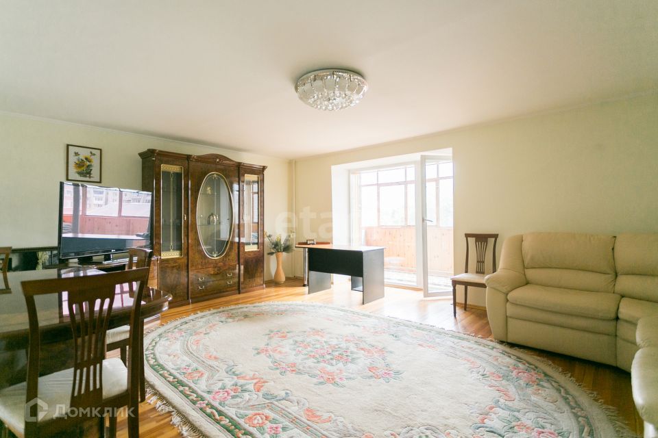 Продаётся 2-комнатная квартира, 82 м²