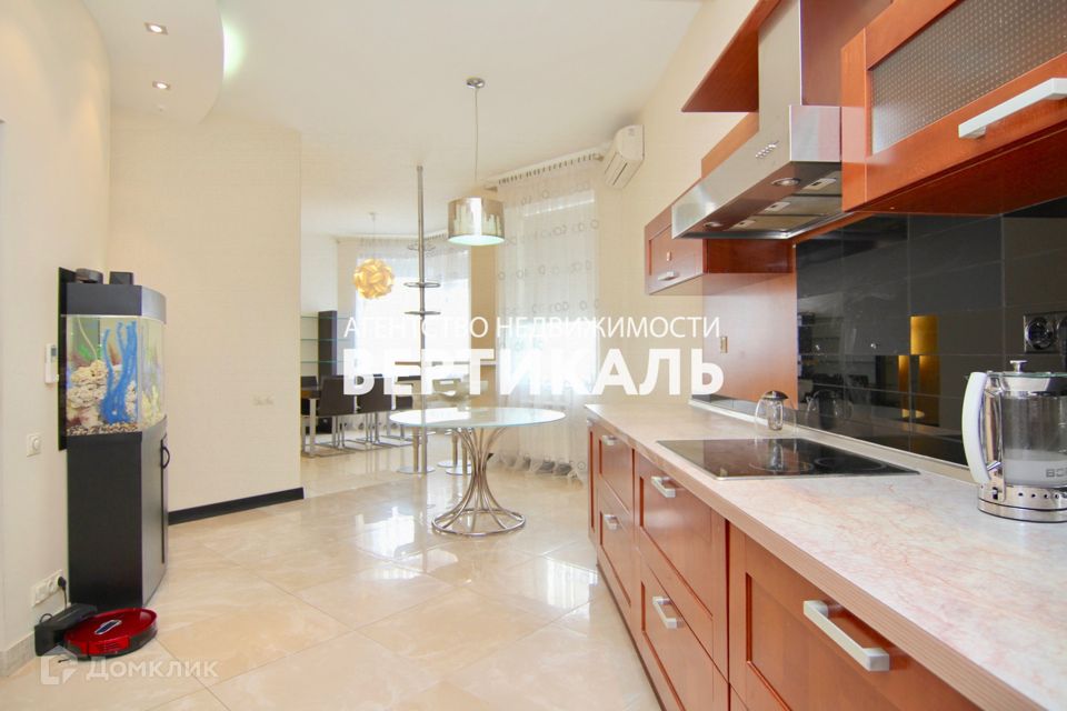 Продаётся 3-комнатная квартира, 111 м²