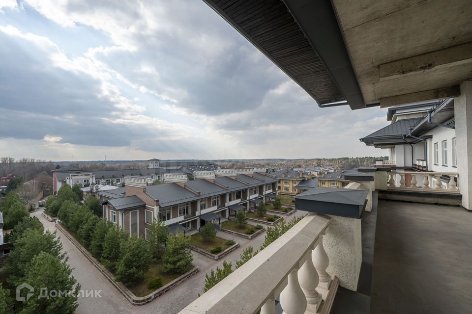 Продаётся 3-комнатная квартира, 197.4 м²