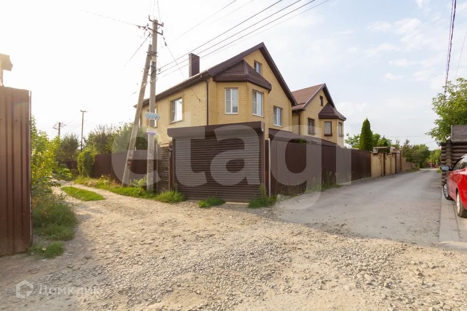 Продаётся 2-этажный дом, 270 м²