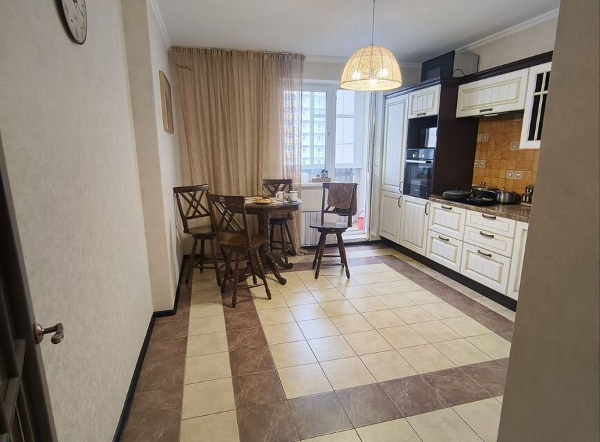Продаётся 3-комнатная квартира, 87 м²