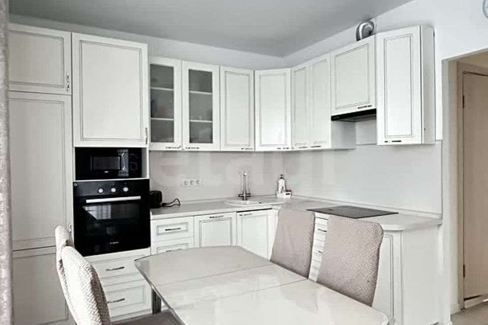 Продаётся 2-комнатная квартира, 60.8 м²