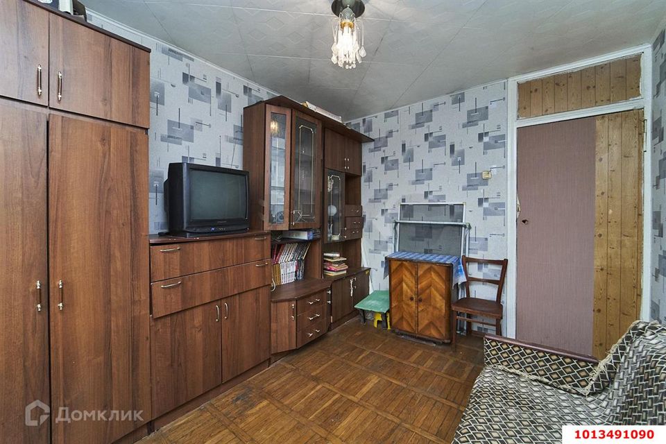 Продаётся 4-комнатная квартира, 77.6 м²