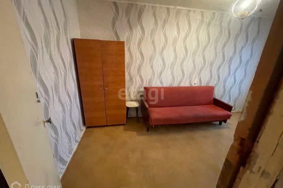 Продаётся комната в 4-комн. квартире, 13.7 м²