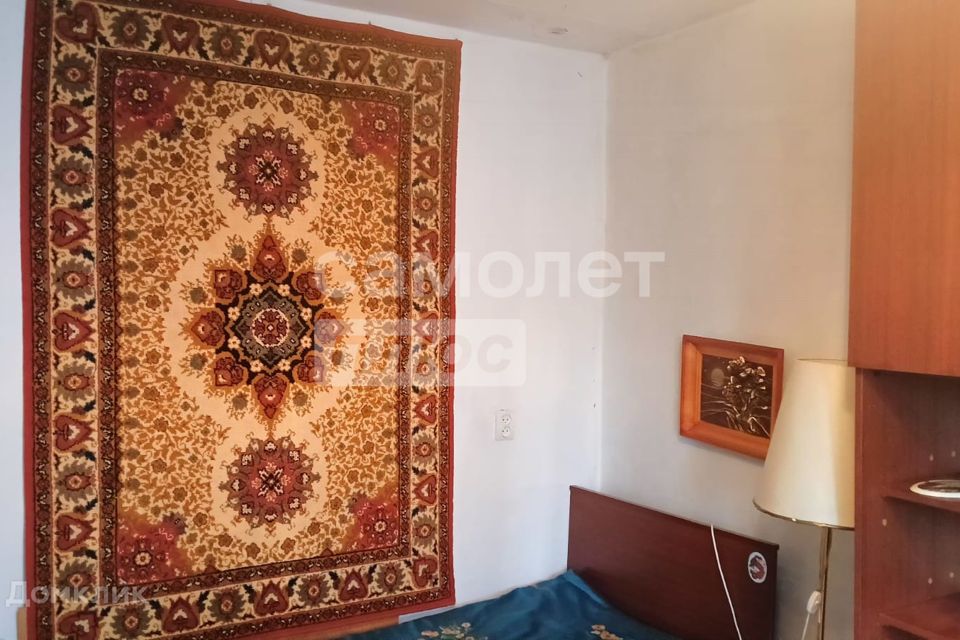 Продаётся 4-комнатная квартира, 59.5 м²