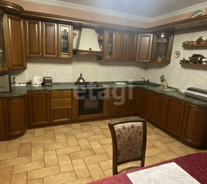Продаётся 4-комнатная квартира, 124.7 м²