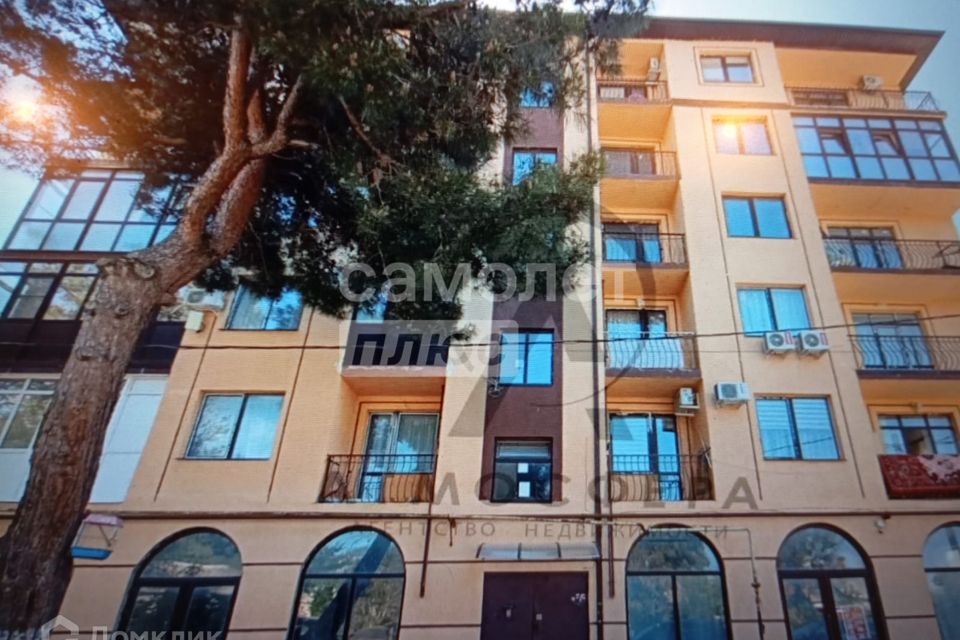 Продаётся 1-комнатная квартира, 51.5 м²