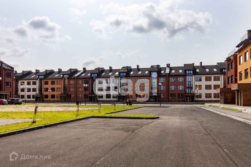 Продаётся 2-комнатная квартира, 100.2 м²