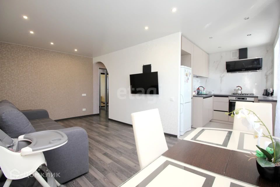 Продаётся 3-комнатная квартира, 63.5 м²