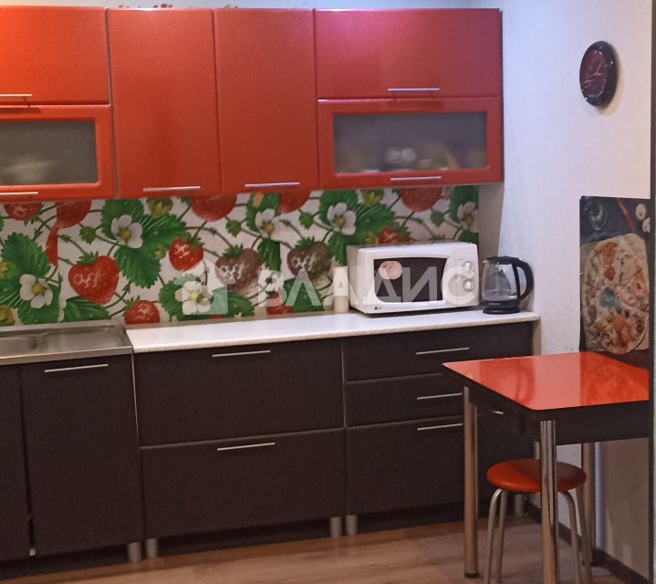 Продаётся 3-комнатная квартира, 60.5 м²