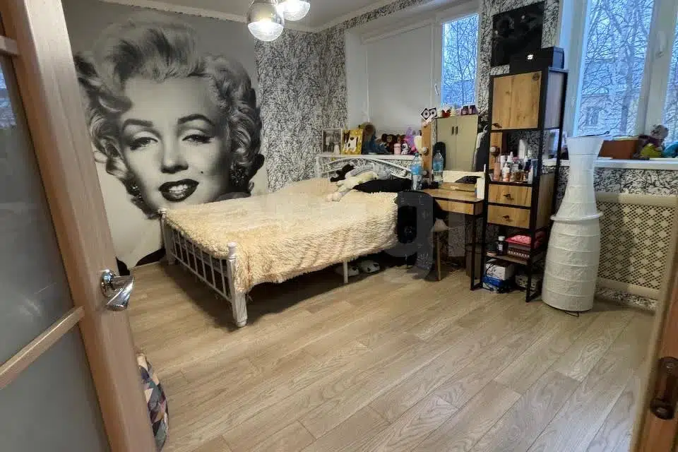 Продаётся 4-комнатная квартира, 269 м²