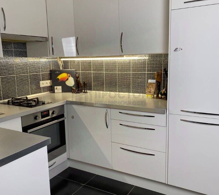 Продаётся 1-комнатная квартира, 42 м²