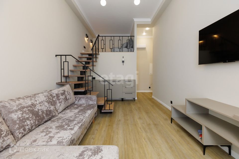 Продаётся 1-комнатная квартира, 43 м²