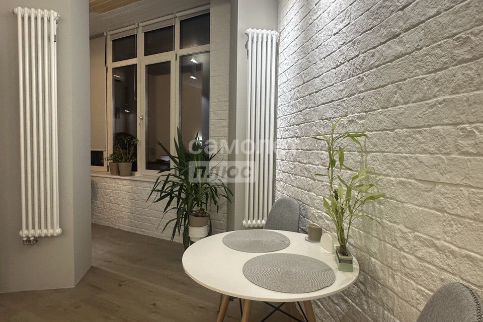 Продаётся 1-комнатная квартира, 42 м²