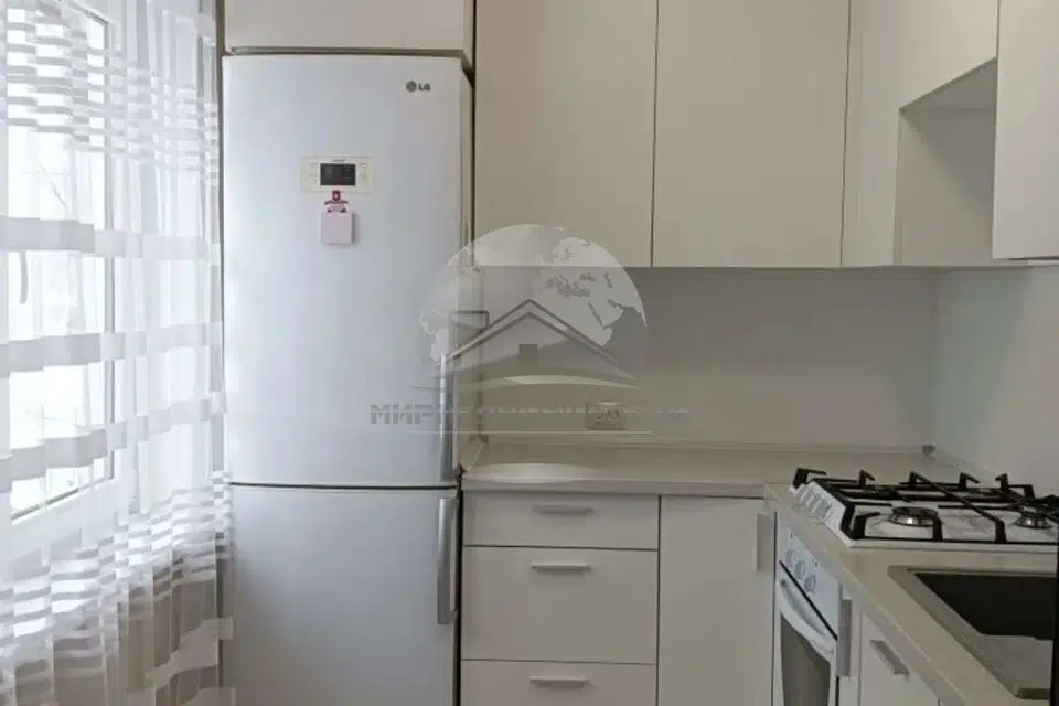 Продаётся 4-комнатная квартира, 61.8 м²