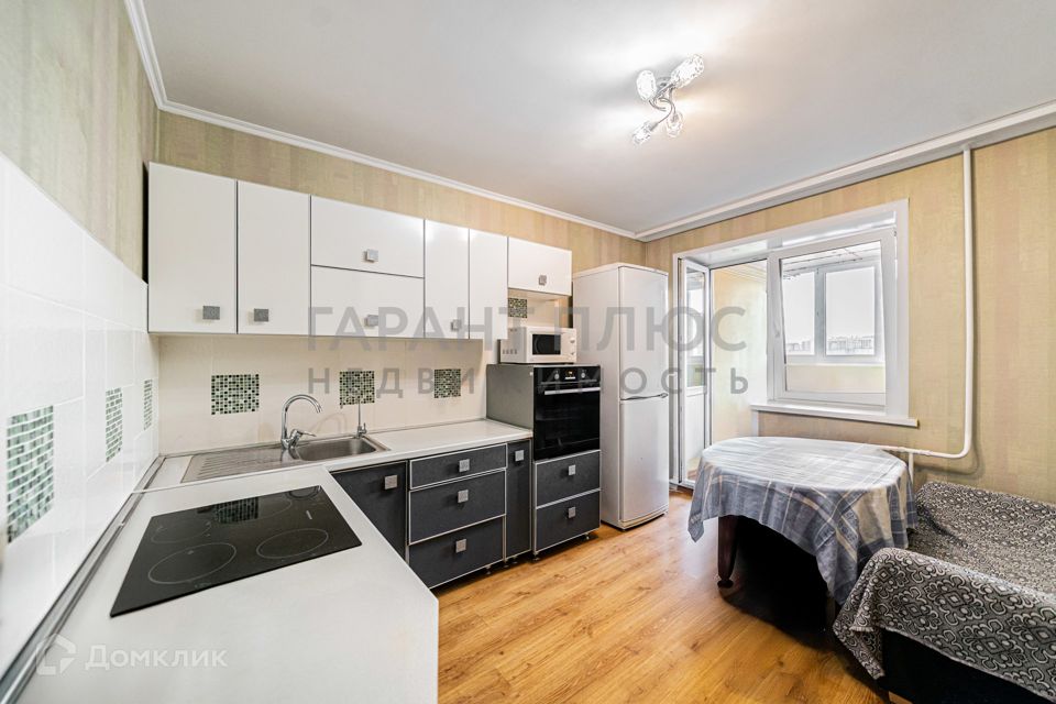 Продаётся 2-комнатная квартира, 72.7 м²