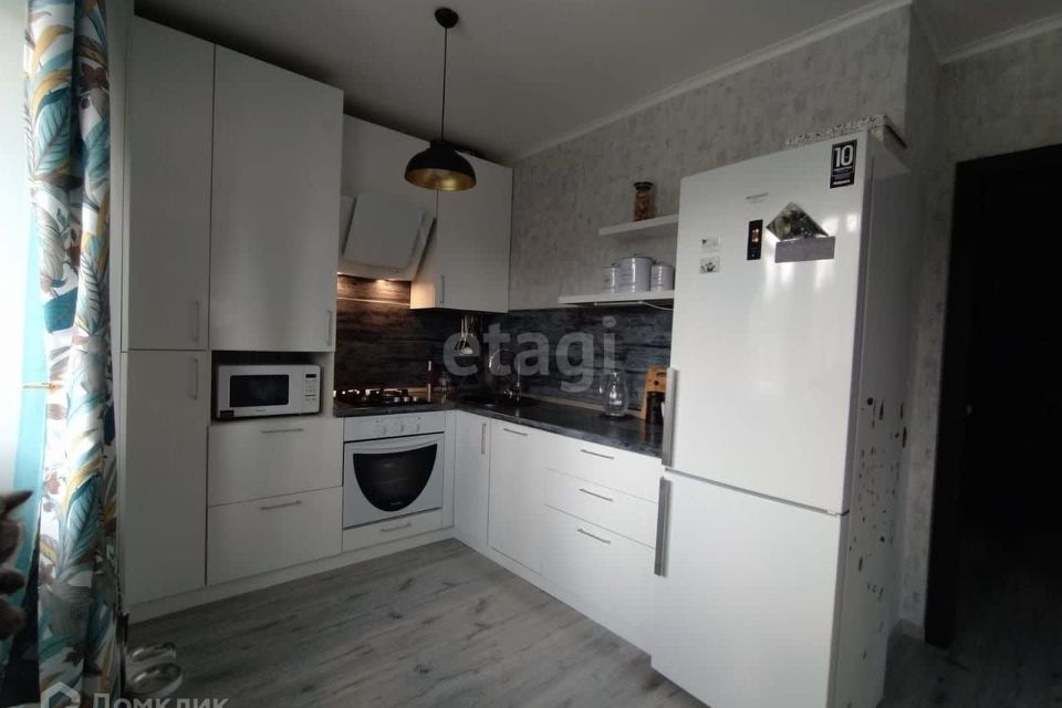 Продаётся 1-комнатная квартира, 41.2 м²