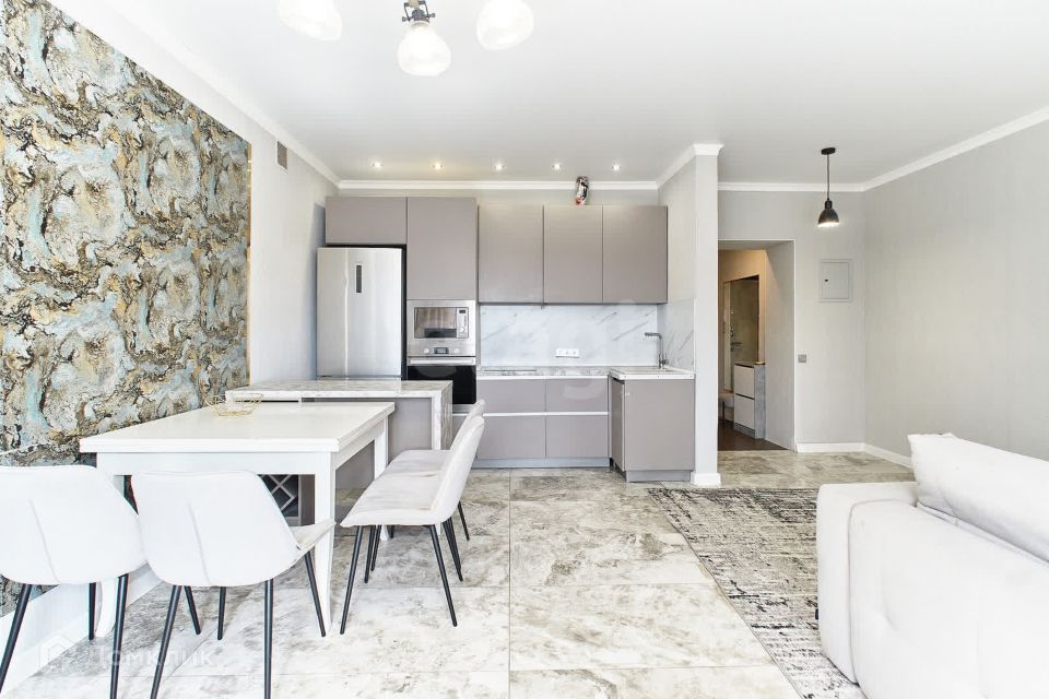 Продаётся 1-комнатная квартира, 64.6 м²