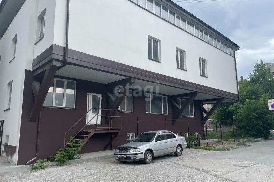   150     700 EUR 2     33   17630