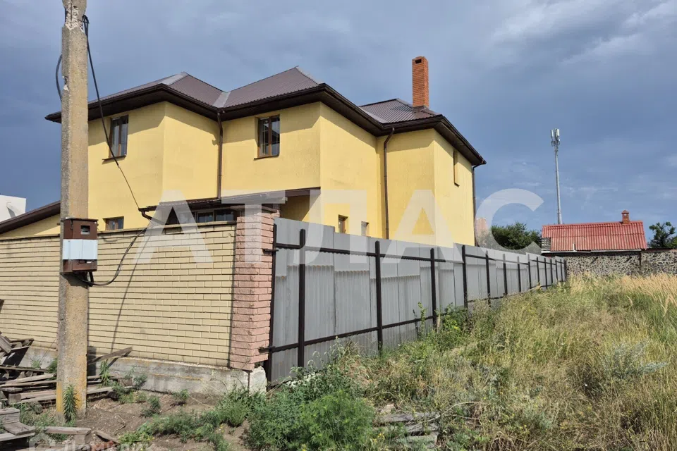 Продаётся 2-этажный дом, 285.9 м²