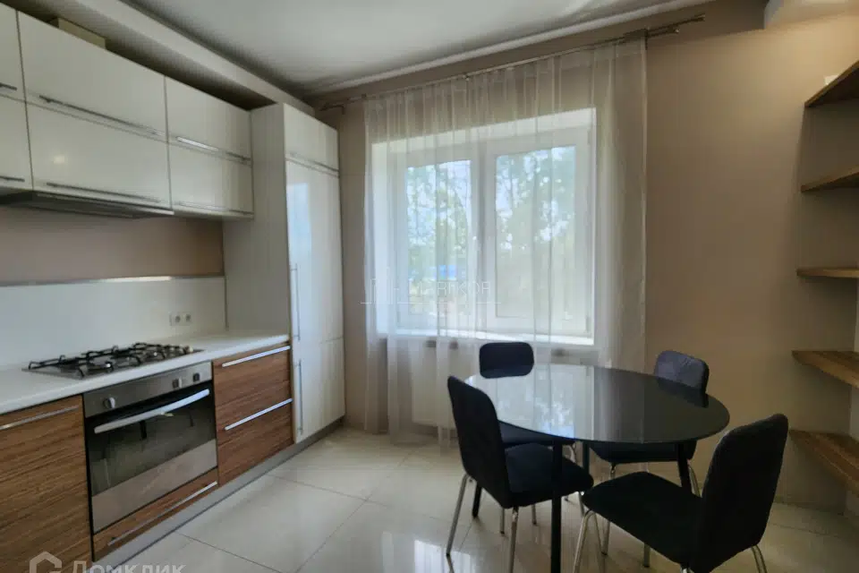Продаётся 1-комнатная квартира, 48 м²