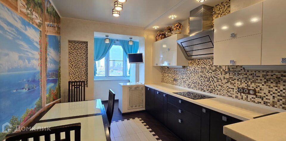 Продаётся 3-комнатная квартира, 100 м²