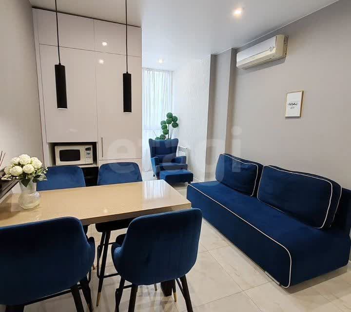 Продаётся 1-комнатная квартира, 42 м²