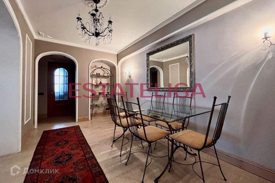 Сдаётся 2-комнатная квартира, 105 м²