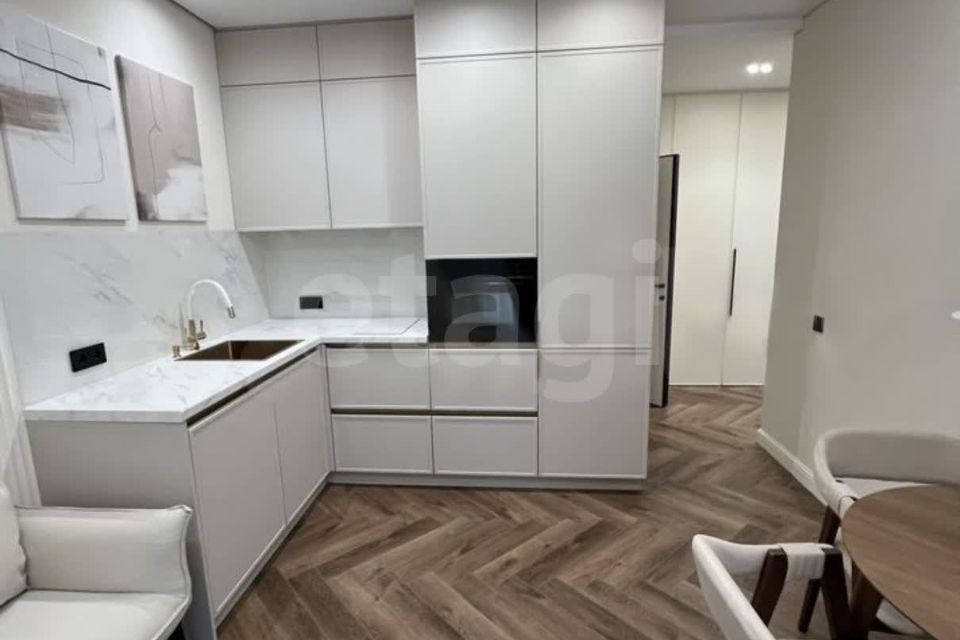 Продаётся 1-комнатная квартира, 42.5 м²