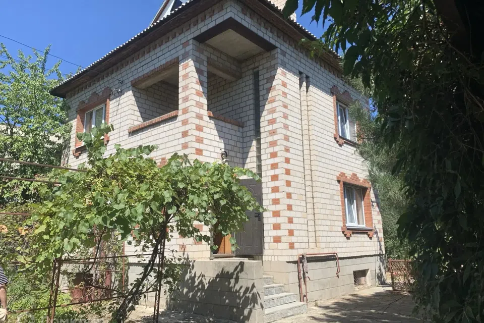 Продаётся 2-этажный дом, 170 м²
