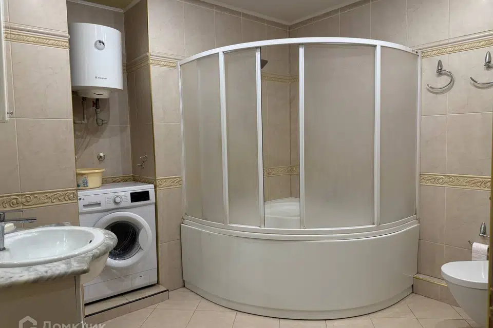 Продаётся 3-комнатная квартира, 114 м²