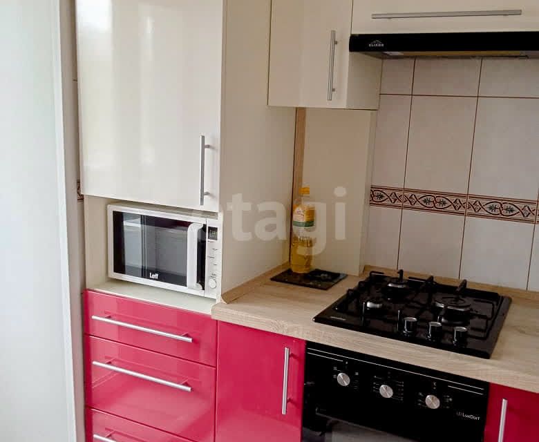 Продаётся 3-комнатная квартира, 51.1 м²