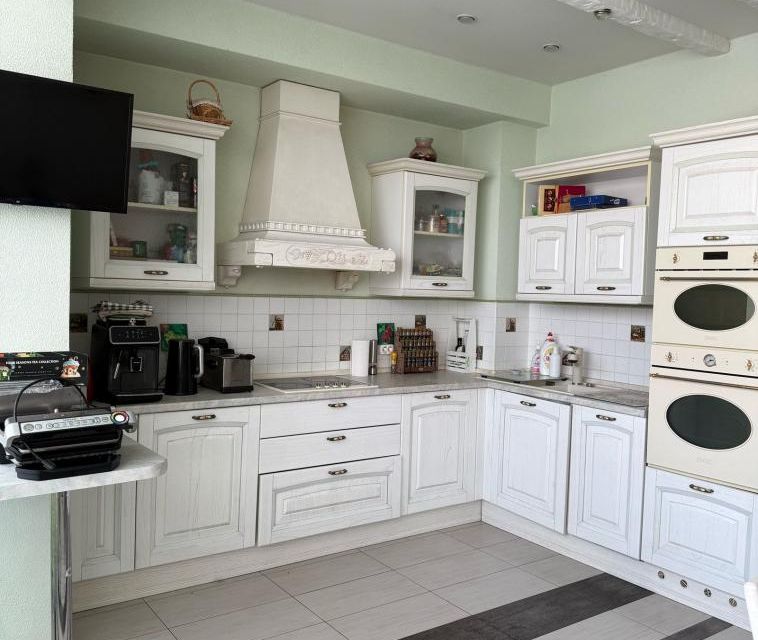 Продаётся 3-комнатная квартира, 120 м²
