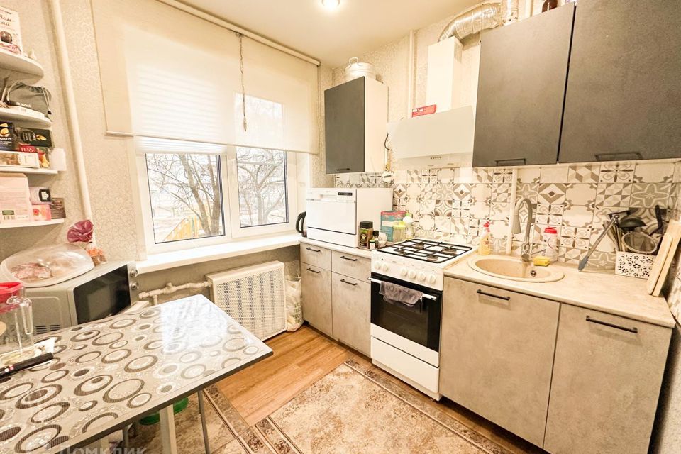 Продаётся 4-комнатная квартира, 57.6 м²