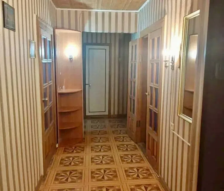 Продаётся 4-комнатная квартира, 80.5 м²