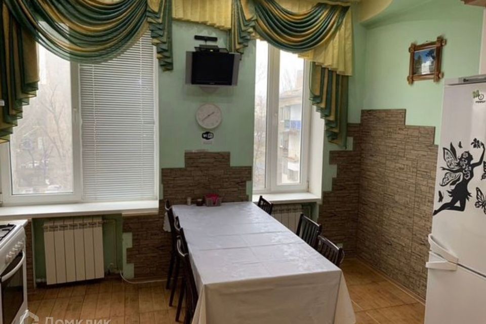 Продаётся 4-комнатная квартира, 90 м²