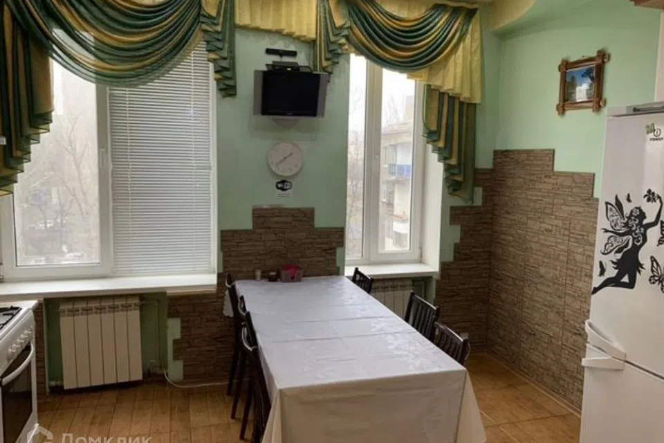 Продаётся 4-комнатная квартира, 90 м²