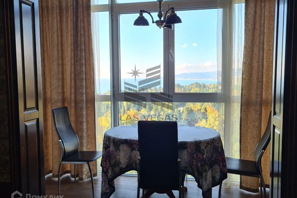 Сдаётся 3-комнатная квартира, 130 м²